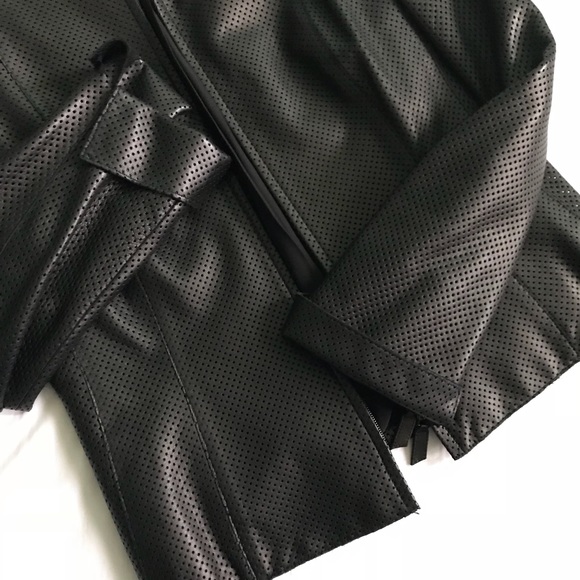❤️SOLD❤️Akris Preforated Leather Jacket Sz 6 EUC - Picture 5 of 8